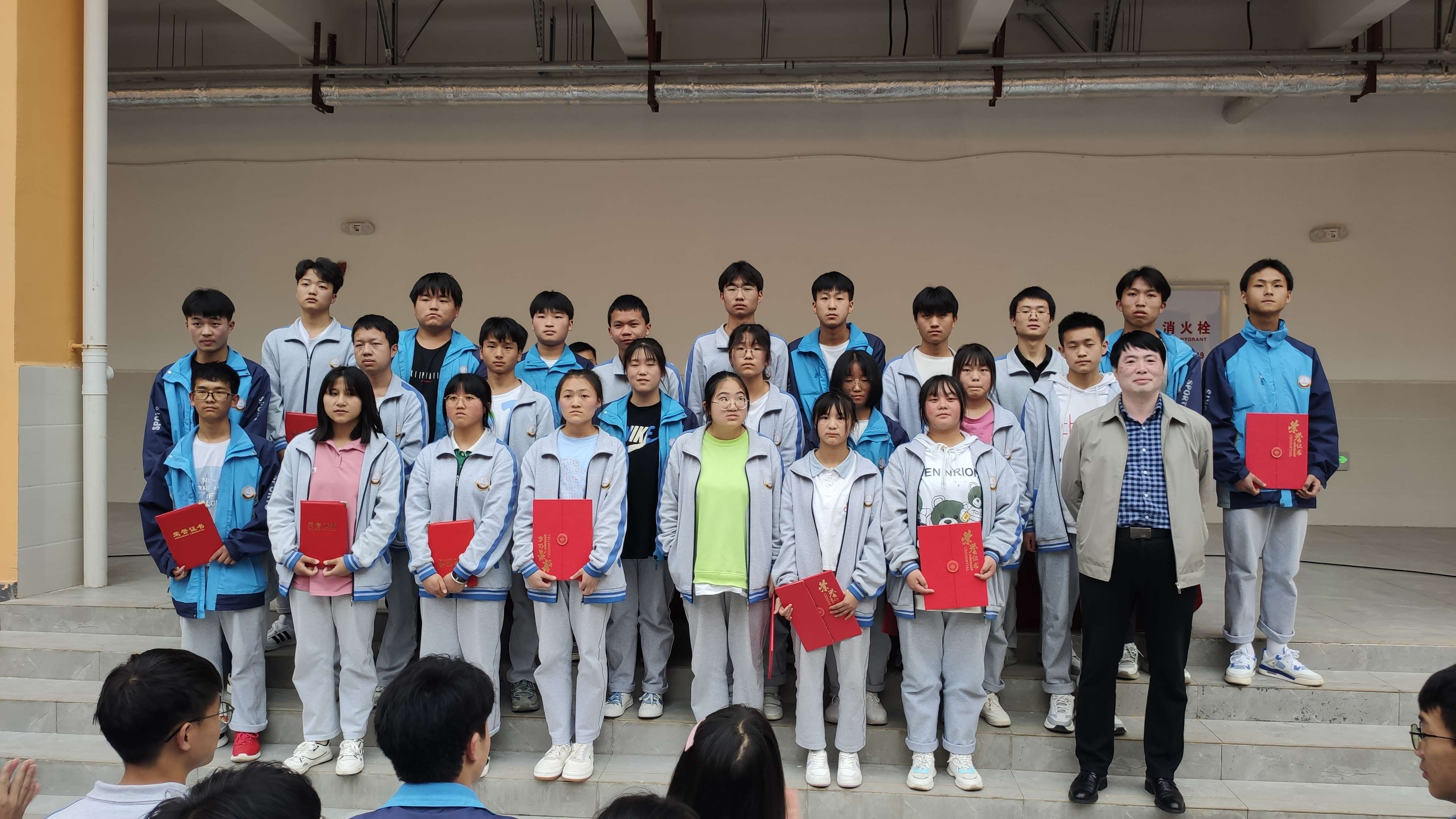 镇雄县第三中学高三年级学生大会