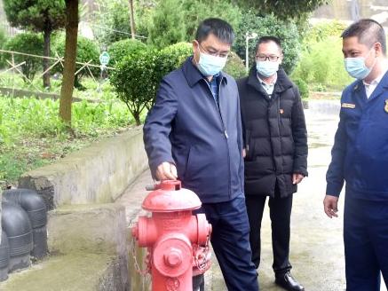 检查消防设施设备.jpg