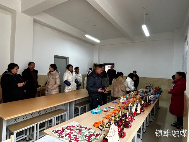 参观乐高手工室.jpg