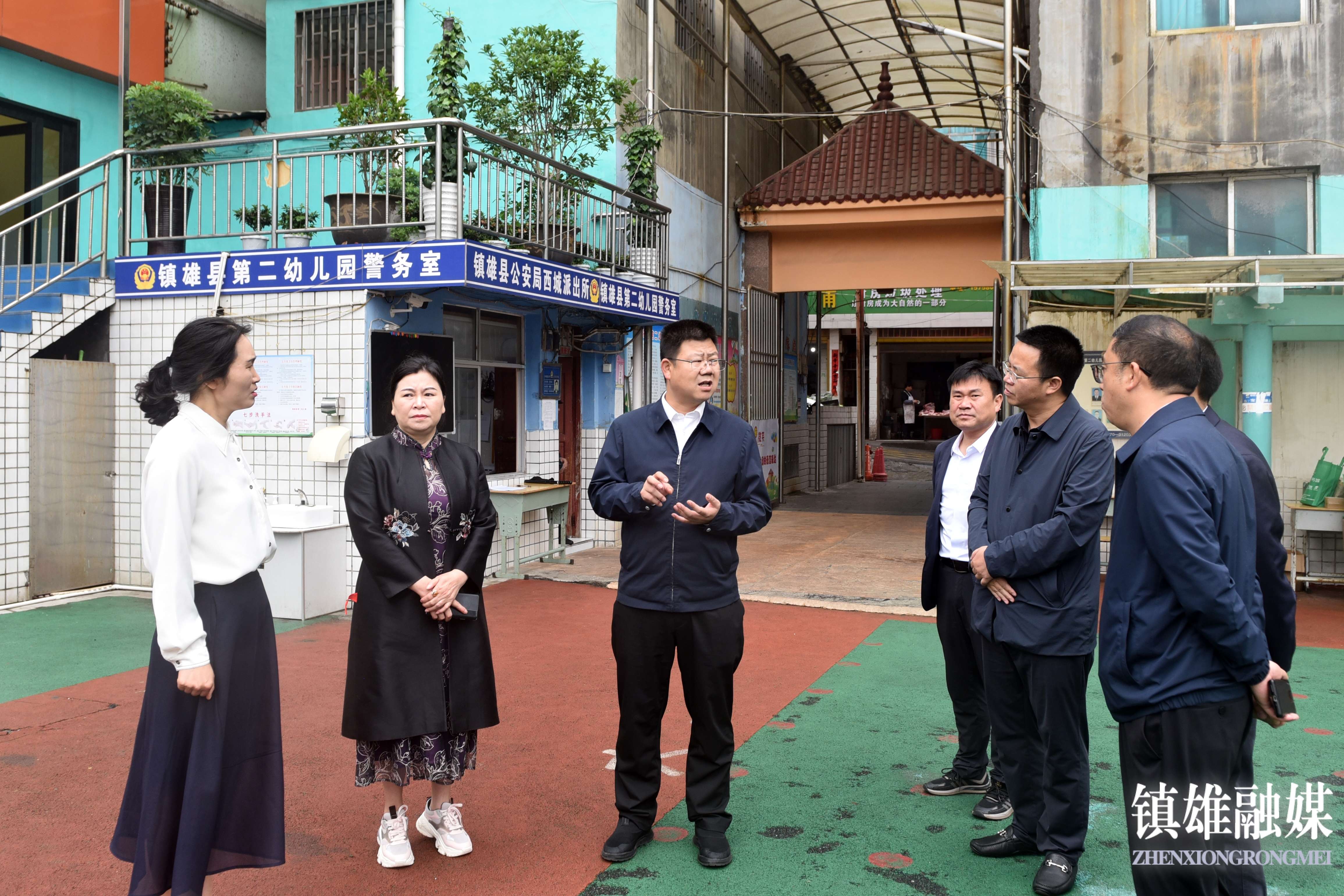 在县第二幼儿园调研.jpg